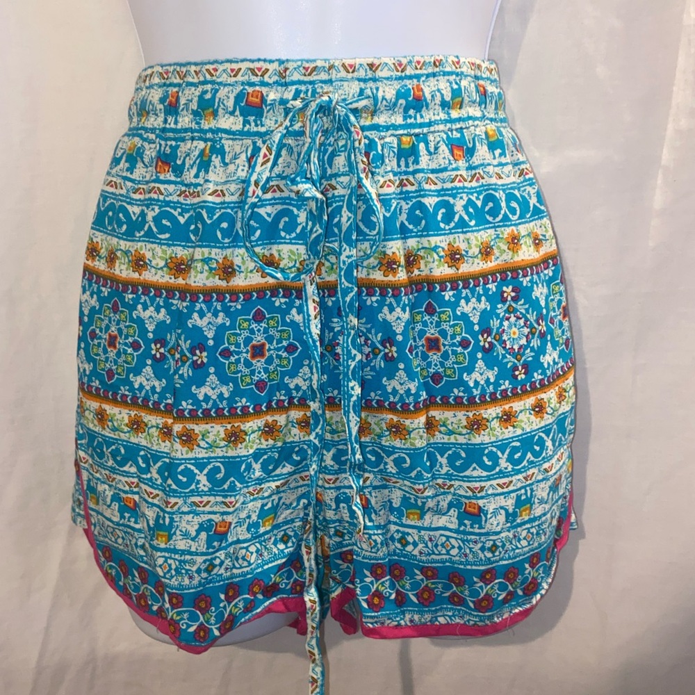 Women’s NWT size Large E2 CLOTHING shorts